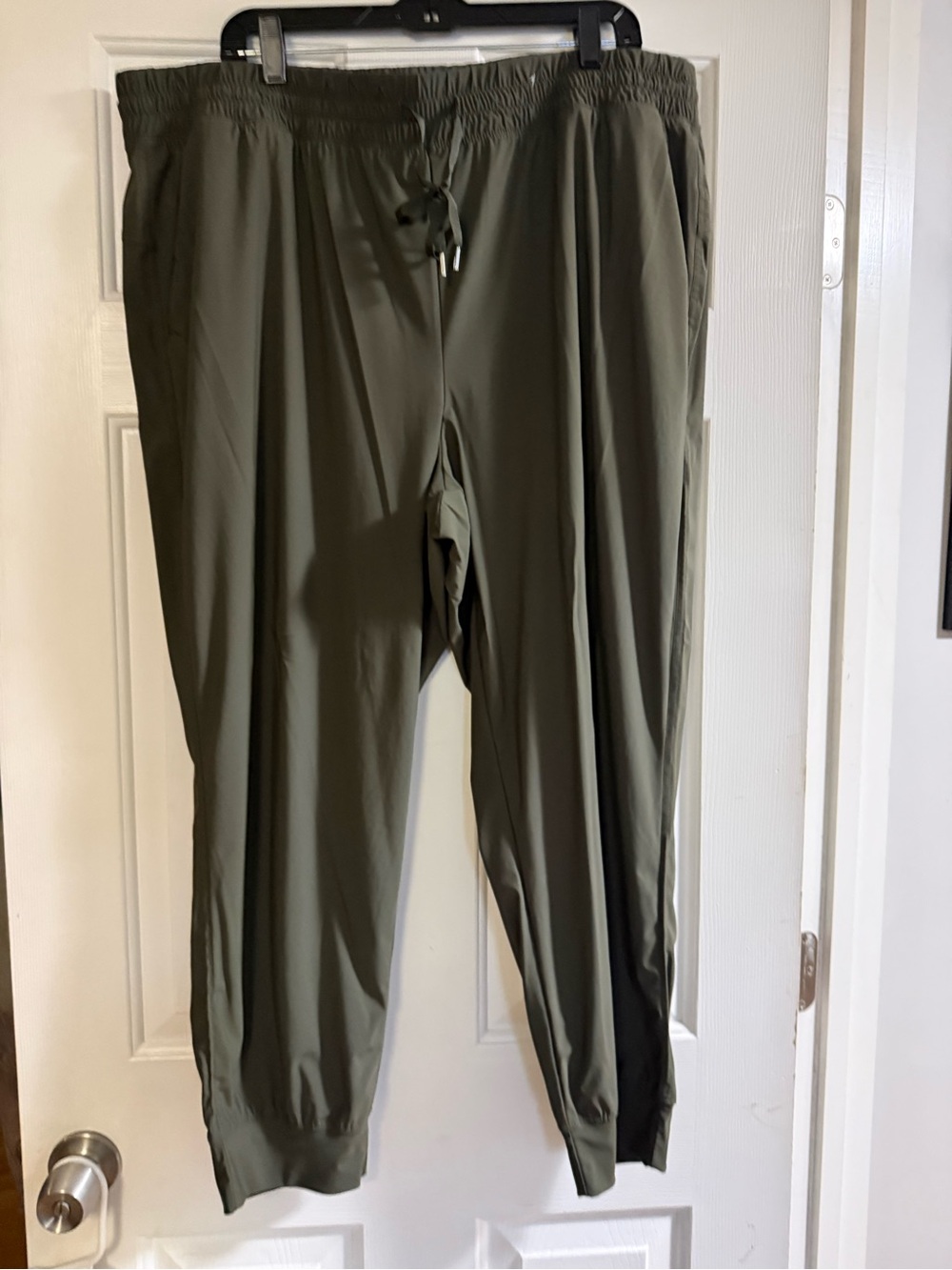 Old Navy Drawstring Jogger Pants in Olive Green